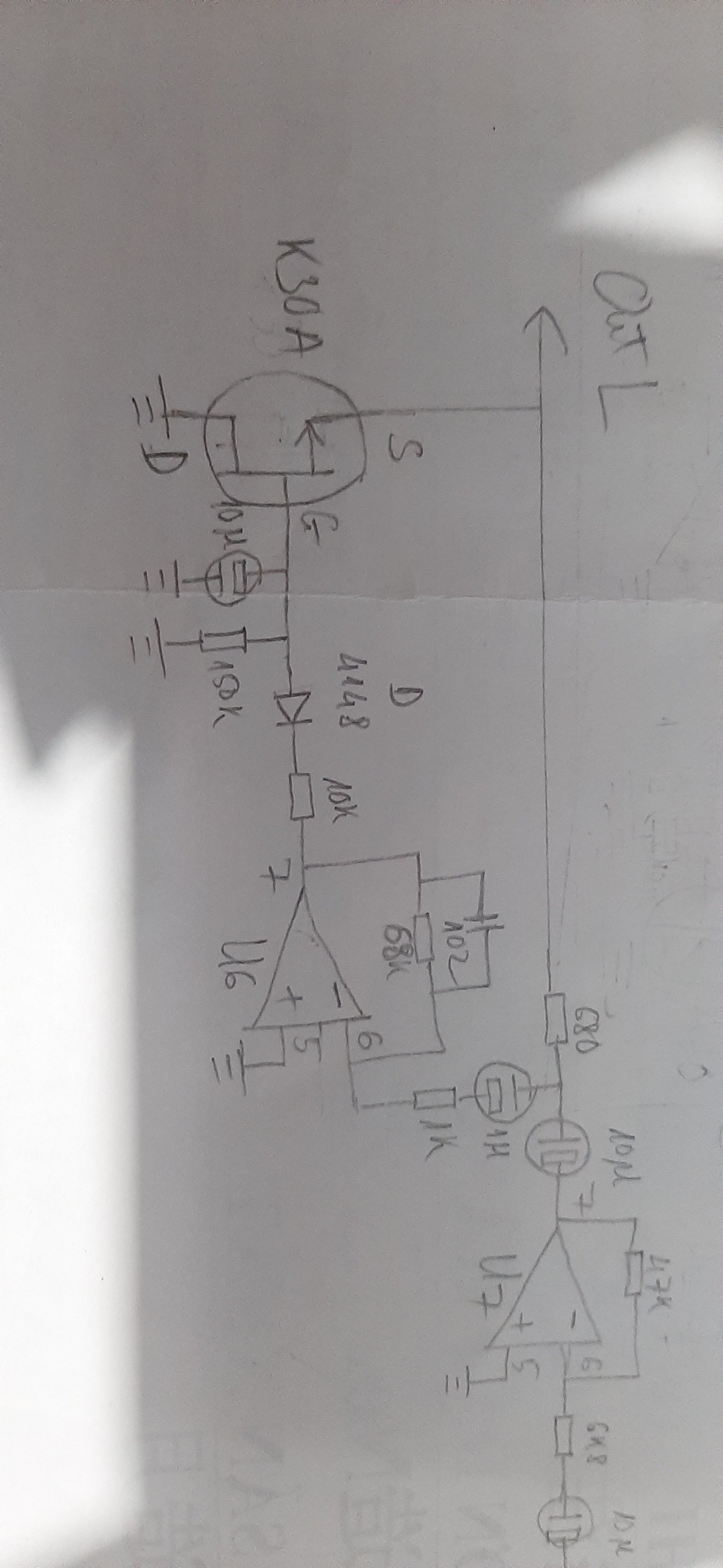 Mạch auto mute trên bo master